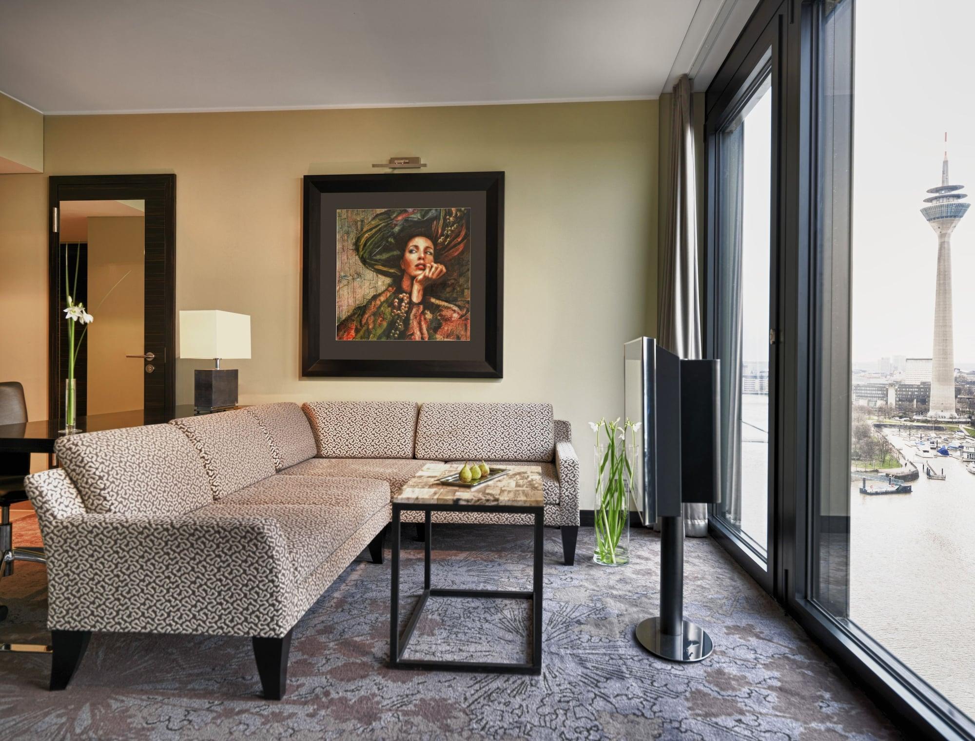 حياة ريجينسي دوسلدورف المظهر الخارجي الصورة A suite at the InterContinental Berlin